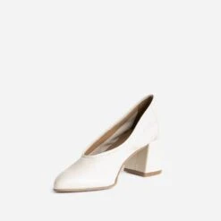 Escarpin Beige En Cuir à Décolleté Couvrant 9 Escarpin Beige En Cuir à Décolleté Couvrant -Univers Chaussure Magasin WWWERM 10383960020 2