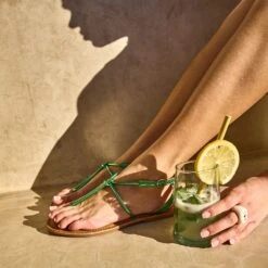 Sandale-tong TEXTO Verte En Cuir Métallisé -Univers Chaussure Magasin WWWERM 10385760123 8