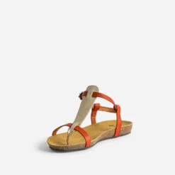 Sandale-tong Anatomique Rouge Et Doré En Cuir 10 Sandale-tong Anatomique Rouge Et Doré En Cuir -Univers Chaussure Magasin WWWERM 10385760353 2