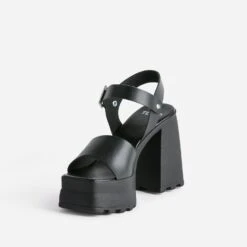 Sandale TEXTO Noire à Plateforme Crantée -Univers Chaussure Magasin WWWERM 10386340132 2